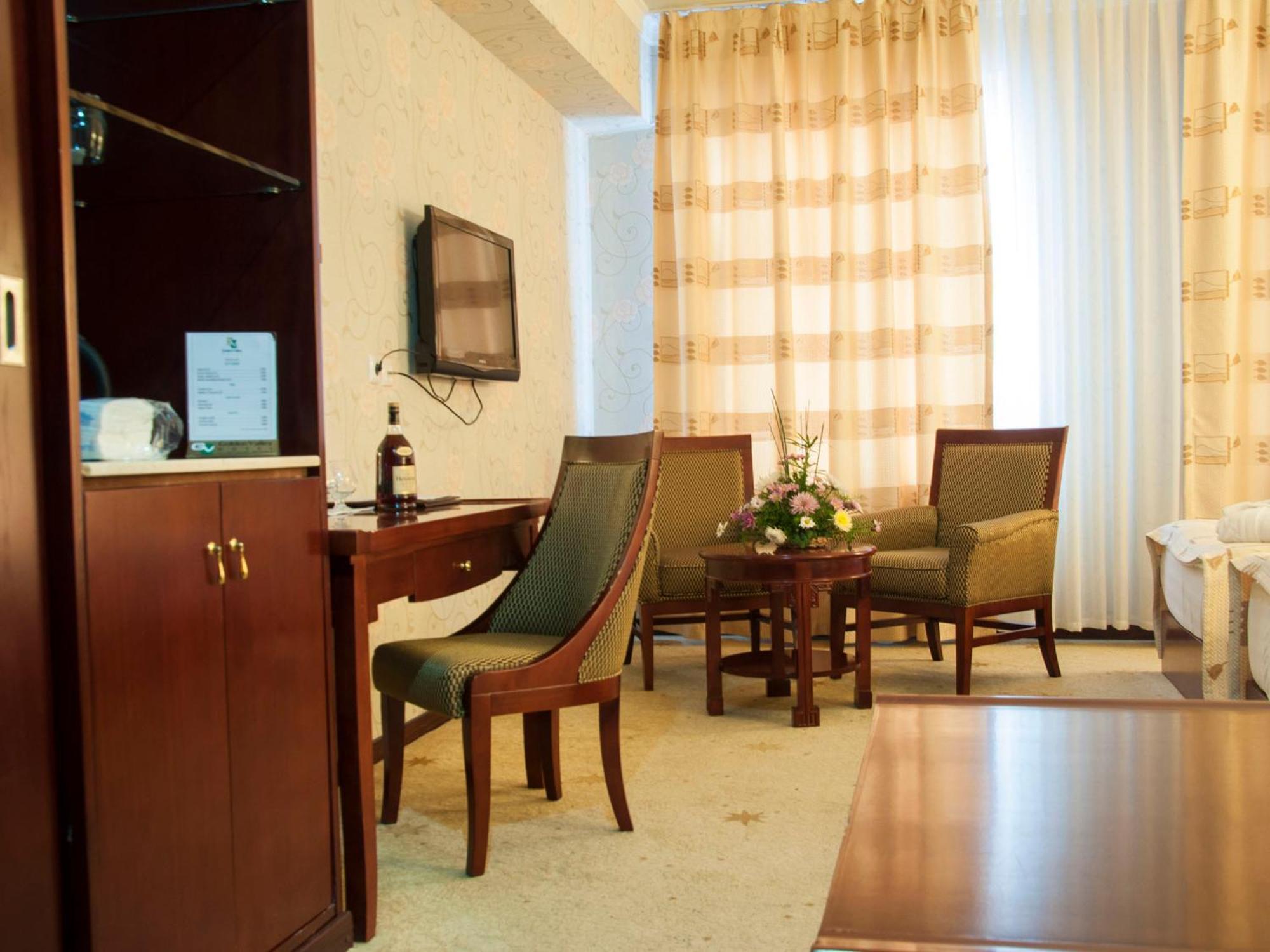 Golden Valley Hotel Taschkent Exterior foto