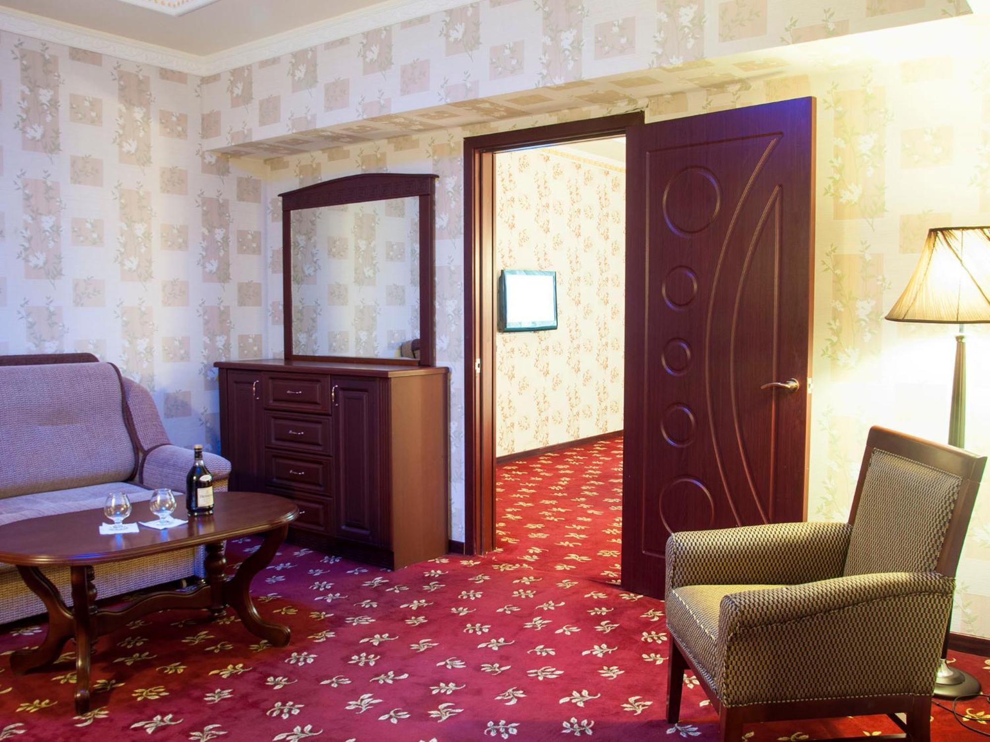 Golden Valley Hotel Taschkent Exterior foto