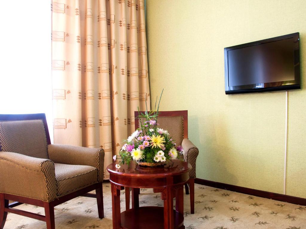 Golden Valley Hotel Taschkent Zimmer foto