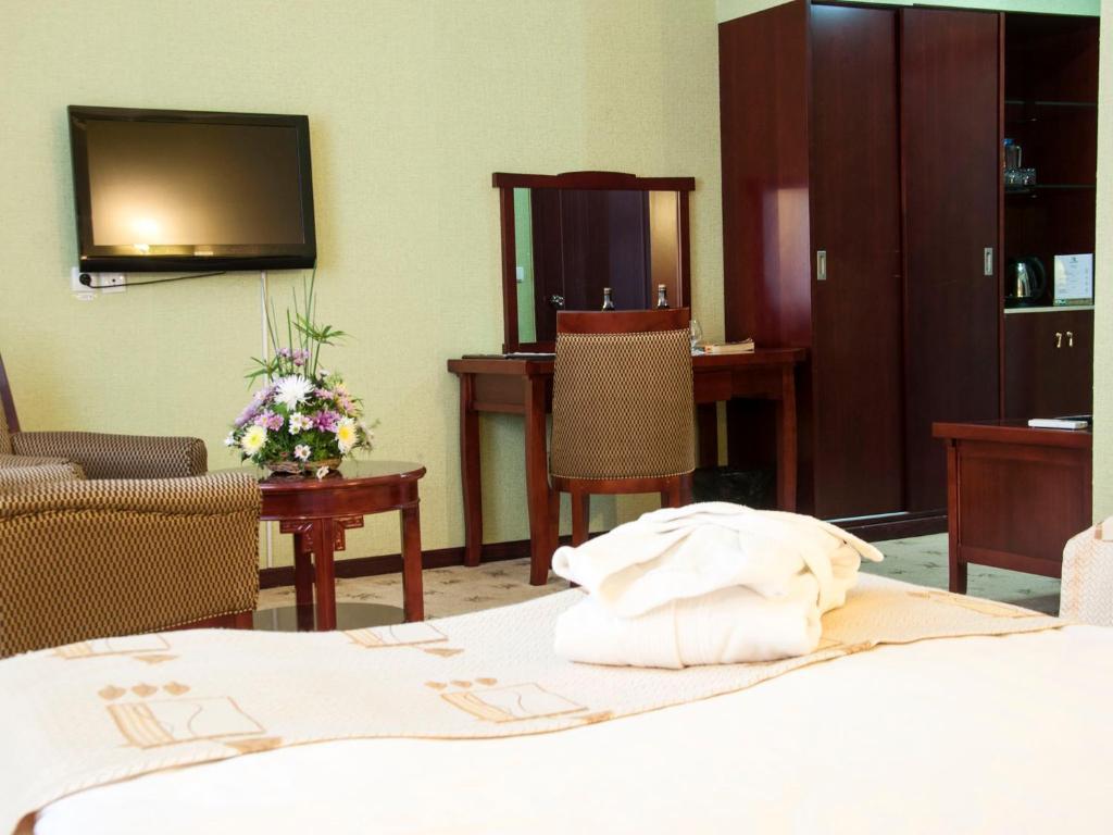 Golden Valley Hotel Taschkent Zimmer foto